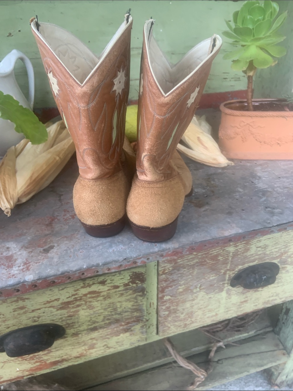 Sundance Women’s Tan Suede Western Boots - handmade in old Mexico - Picture 3 of 4